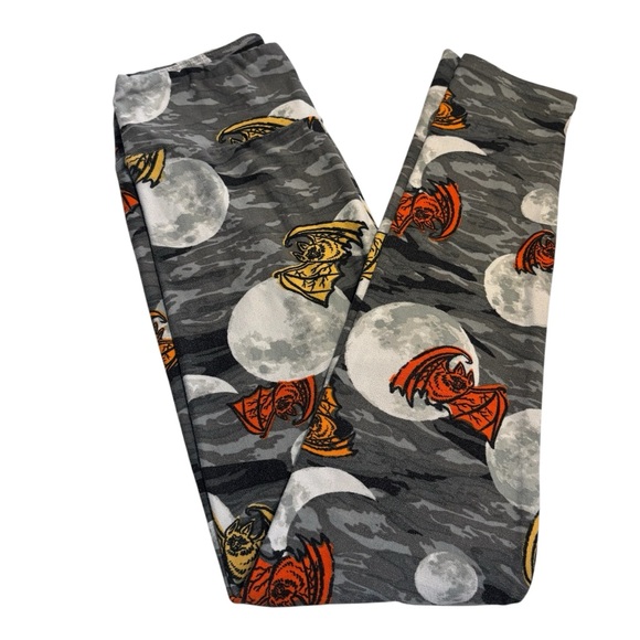 LuLaRoe Pants - LuLaRoe Leggings One Size Gray Camo Orange Bats White Moons Halloween Goth